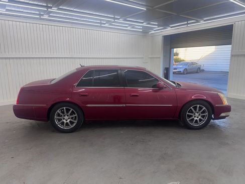 Used 2008 Cadillac DTS Performance image 4