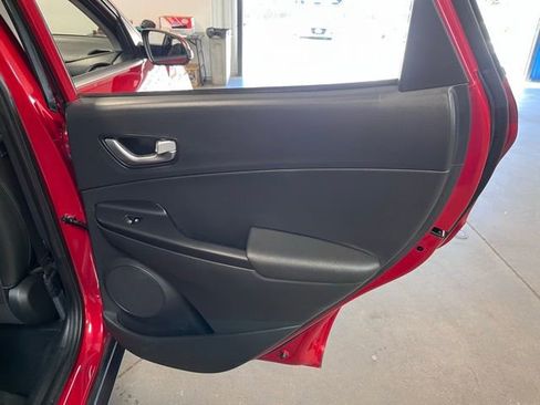 Used 2022 Hyundai Kona Limited image 15