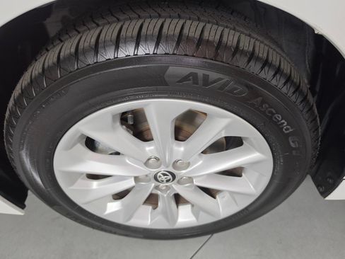 Used 2021 Toyota Corolla LE w/ LE Convenience Package FWD image 9