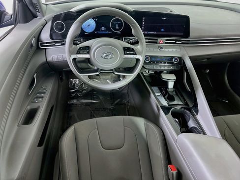 Used 2023 Hyundai Elantra SEL w/ Convenience Package FWD image 22