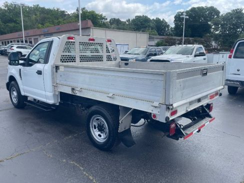 Used 2022 Ford F250 XL w/ Power Equipment Group RWD image 4