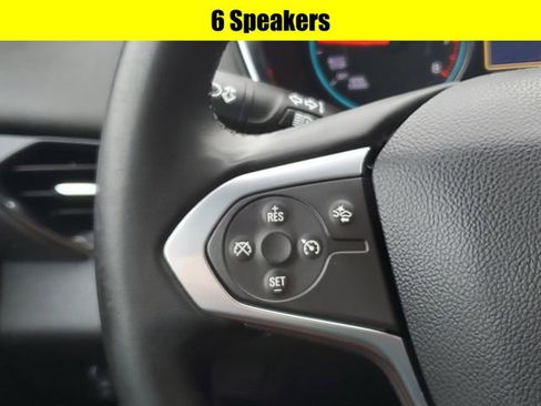 Used 2023 Chevrolet Traverse LT image 11