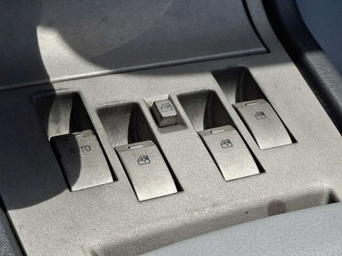 Used 2004 Lincoln Aviator 2WD image 25