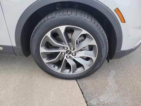 Used 2021 Lincoln Nautilus Reserve image 16