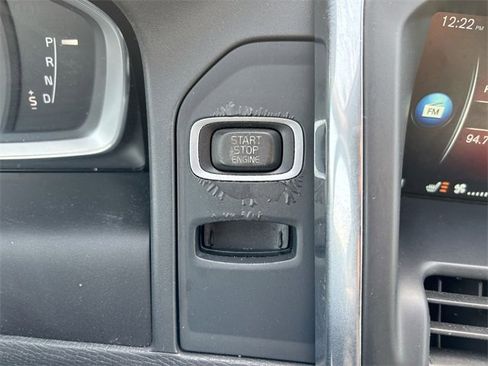 Used 2017 Volvo XC60 T5 Dynamic w/ Preferred Option Package image 32