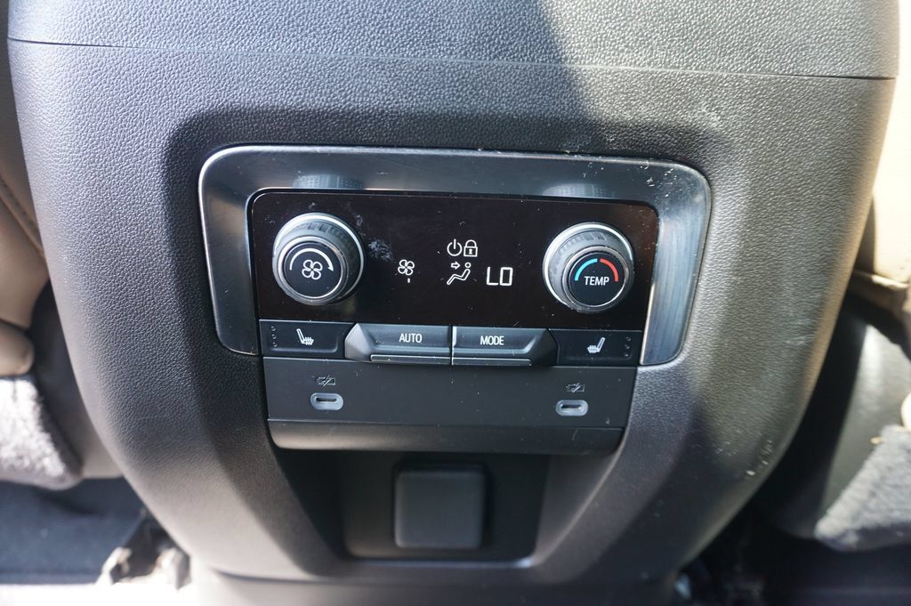 Used 2024 Chevrolet Tahoe Premier RWD image 17