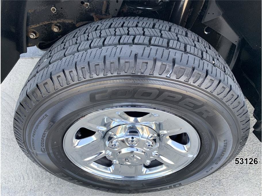 Used 2021 RAM 3500 Tradesman w/ Chrome Appearance Group RWD image 17