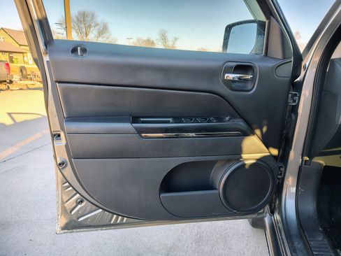 Used 2012 Jeep Patriot Limited image 11