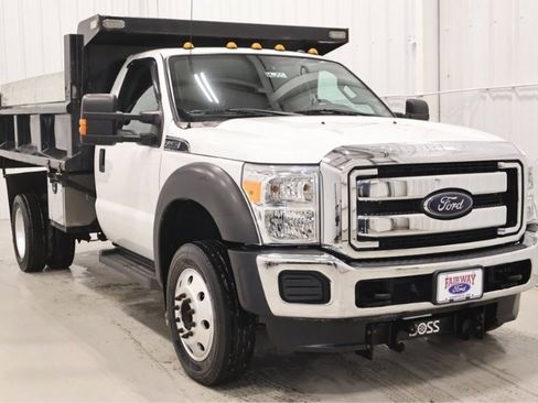 Used 2016 Ford F550 4x4 Regular Cab Super Duty image 3