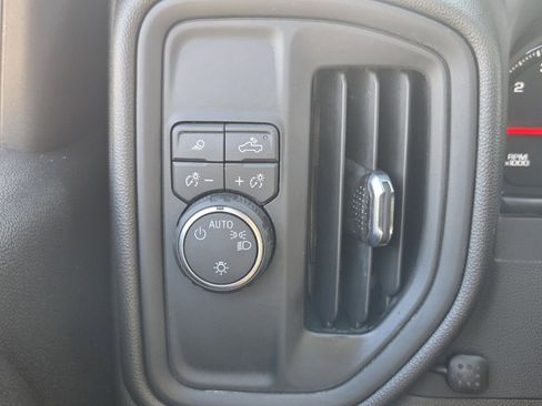 Used 2024 Chevrolet Silverado 2500 Custom w/ Custom Value Package image 21