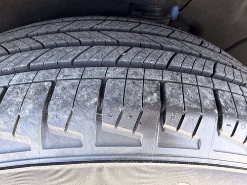 Used 2024 Chevrolet Equinox LS FWD image 35