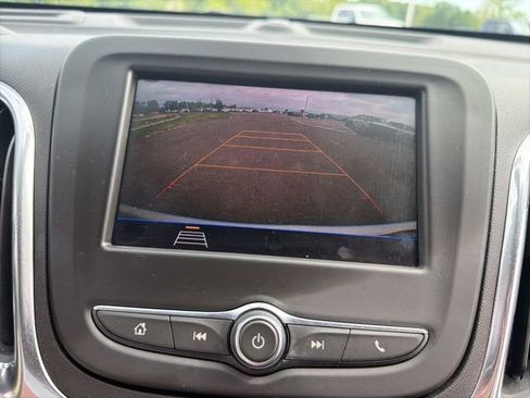 Used 2021 Chevrolet Equinox LT FWD image 22