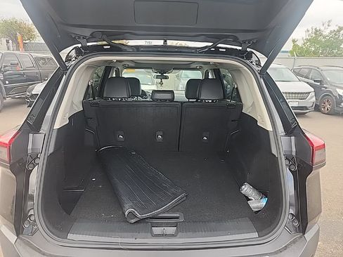 Used 2023 Nissan Rogue SV w/ SV Premium B Package FWD image 17
