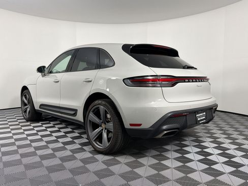 Certified 2024 Porsche Macan AWD/4WD image 3