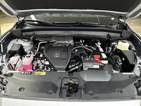 Used 2025 Toyota Grand Highlander AWD image 33