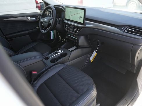 Used 2025 Ford Escape SE image 17