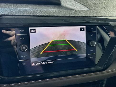 Certified 2022 Volkswagen Taos SEL AWD/4WD image 18