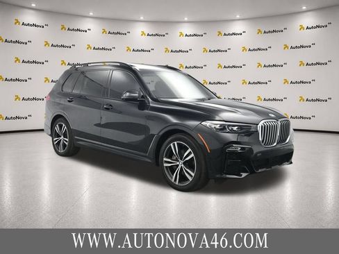 Used 2021 BMW X7 xDrive40i w/ M Sport Package AWD/4WD image 11