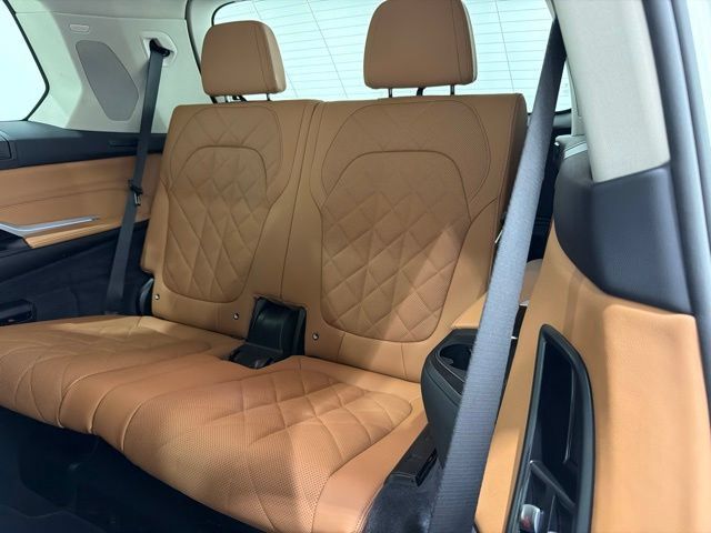 Used 2026 BMW X7 xDrive40i AWD/4WD image 19