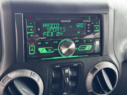 Used 2015 Jeep Wrangler Unlimited Sport w/ Quick Order Package 24S image 23