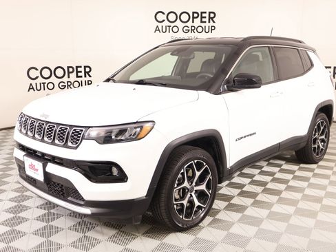Used 2025 Jeep Compass Limited image 10