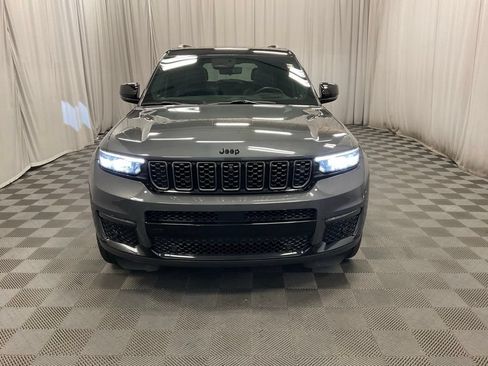 Used 2023 Jeep Grand Cherokee L Summit w/ Advanced Protech Group IV AWD/4WD image 7