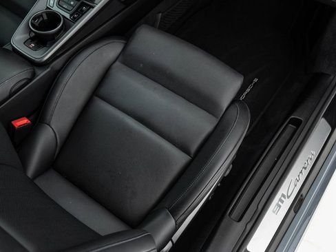 Used 2024 Porsche 911 Carrera w/ Premium Package image 51