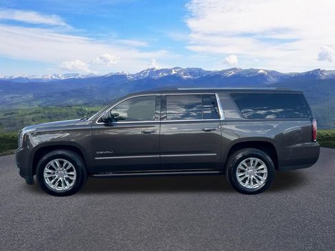 Used 2020 GMC Yukon XL Denali w/ Denali Ultimate Package AWD/4WD image 2