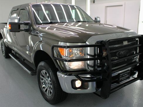 Used 2015 Ford F250 Lariat w/ Chrome Package AWD/4WD image 12