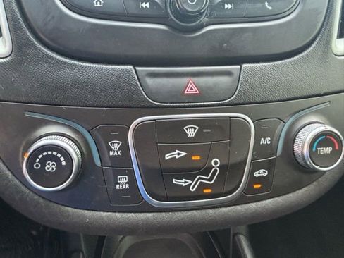Used 2018 Chevrolet Malibu LS image 27