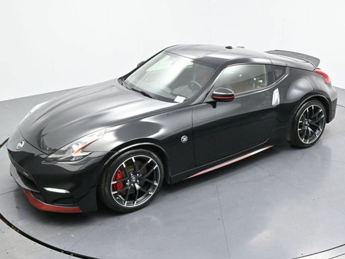 Used 2017 Nissan 370Z NISMO image 34