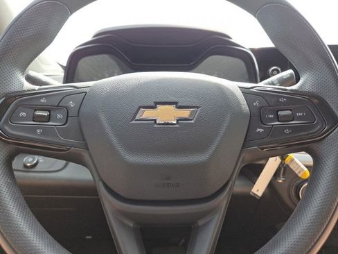 Used 2024 Chevrolet Trax LS FWD image 29