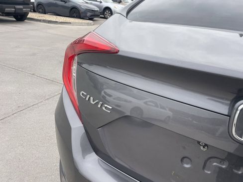 Used 2017 Honda Civic EX image 4