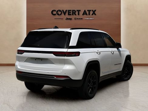 New 2026 Jeep Grand Cherokee Altitude RWD image 5