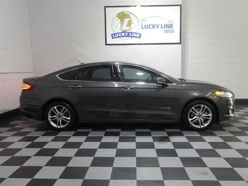Used 2016 Ford Fusion Titanium FWD image 6