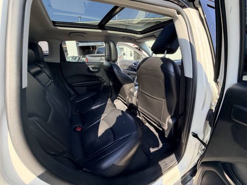 Used 2018 Jeep Compass Sport FWD image 14