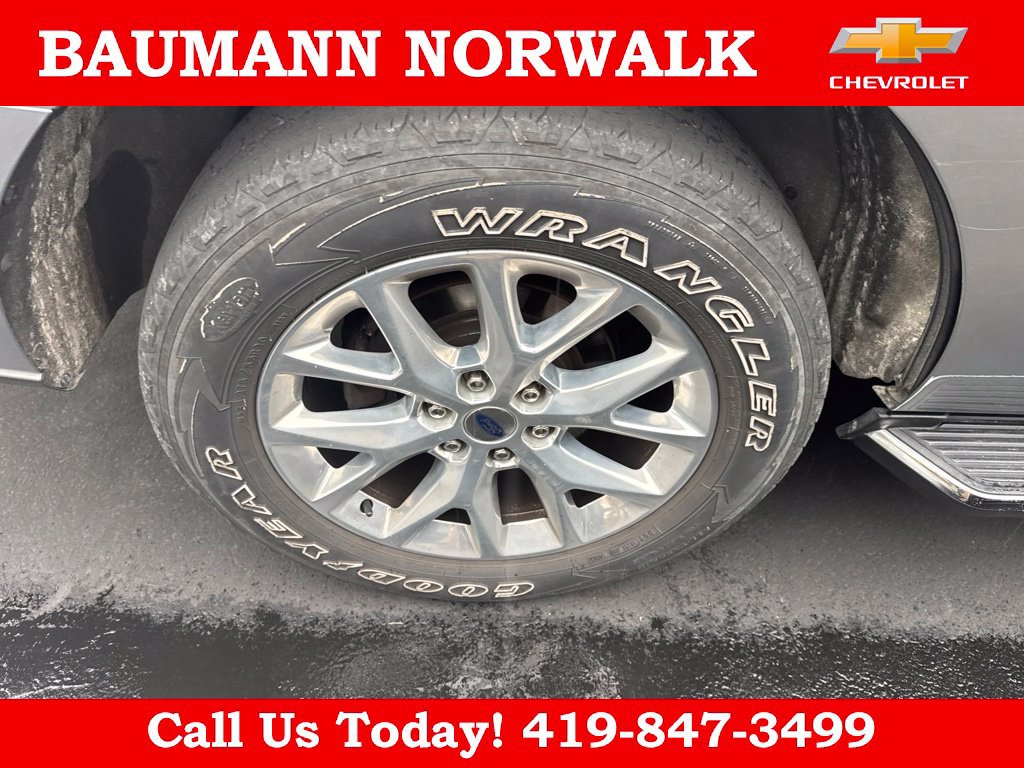 Used 2020 Ford Expedition XLT w/ Equipment Group 202A AWD/4WD image 6