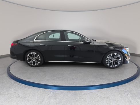 Used 2026 Mercedes-Benz E 350 Sedan image 4
