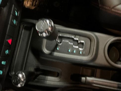 Used 2017 Jeep Wrangler Unlimited Rubicon image 22