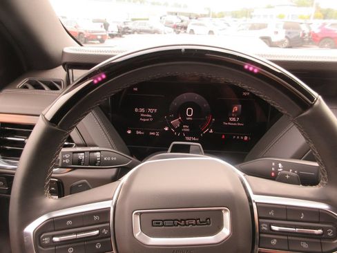Certified 2025 GMC Yukon Denali w/ Denali Reserve Package AWD/4WD image 35