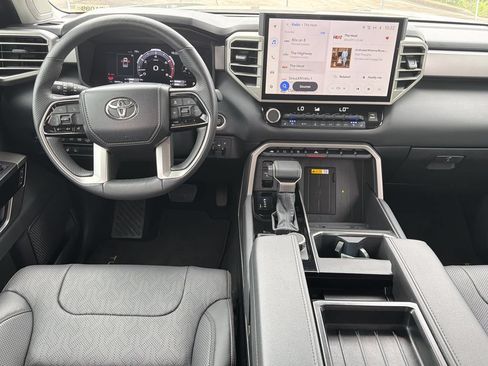 Used 2024 Toyota Tundra Limited AWD/4WD image 23