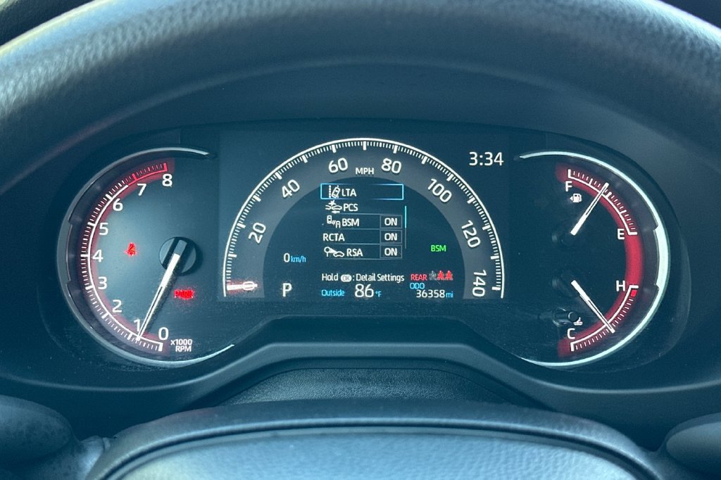 Used 2025 Toyota RAV4 XLE AWD/4WD image 29