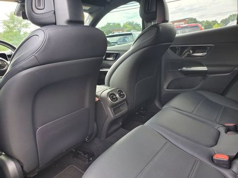 Used 2024 Mercedes-Benz GLC 300 4MATIC image 10