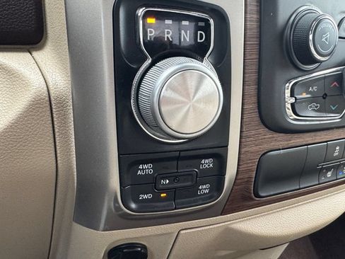 Used 2018 RAM 1500 Laramie w/ Convenience Group AWD/4WD image 31