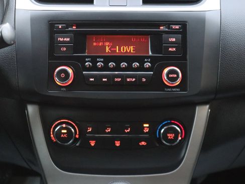 Used 2015 Nissan Sentra S image 13