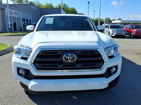 Used 2019 Toyota Tacoma SR5 RWD image 19
