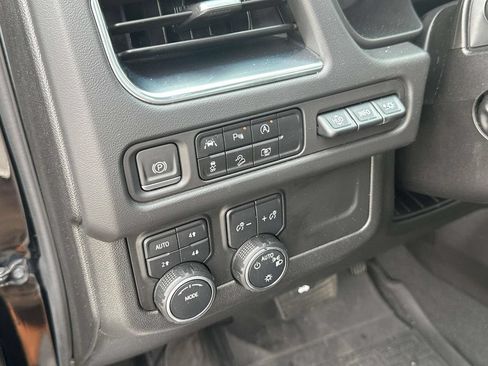 Used 2023 Chevrolet Suburban High Country w/ Premium Package 2 AWD/4WD image 23