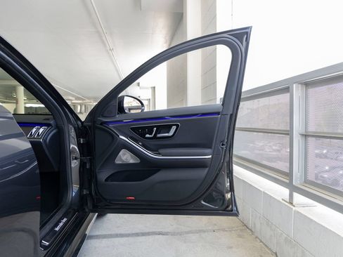 Used 2023 Mercedes-Benz S 500 4MATIC image 25