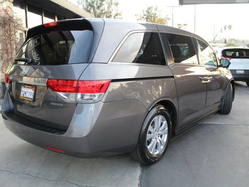 Used 2016 Honda Odyssey SE image 5