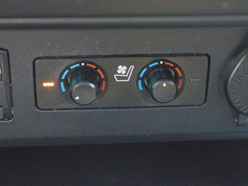 Used 2014 Toyota 4Runner Limited AWD/4WD image 25